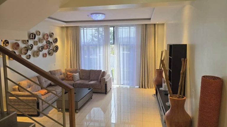 WhatsApp Image 2025-10-07 at 16.07.05_016b8548